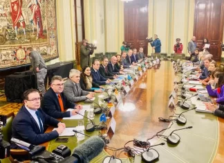 Carmen Crespo pide al Gobierno de España la convocatoria urgente de la Mesa de la Sequía Carmen Crespo pide al Gobierno de España la convocatoria urgente de la Mesa de la Sequía