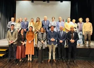 La consejera pone en valor la colaboración público-privada en proyectos innovadores para la modernización de invernaderos