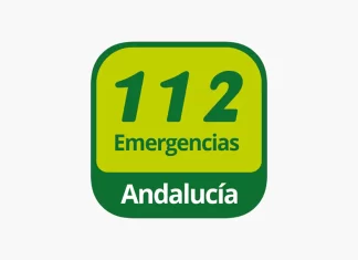 Ocho heridos al incendiarse un barco en el puerto deportivo de Fuengirola