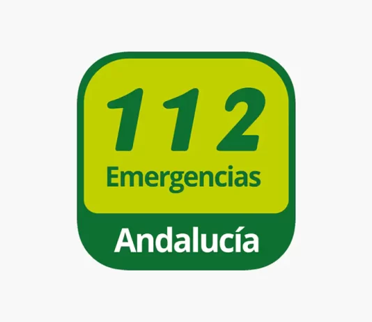 Ocho heridos al incendiarse un barco en el puerto deportivo de Fuengirola