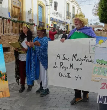 Cabalgata de firmas contra el nuevo Algarrobico Cabalgata de firmas contra el nuevo Algarrobico por Moisés S. Palmero Aranda, Educador ambiental