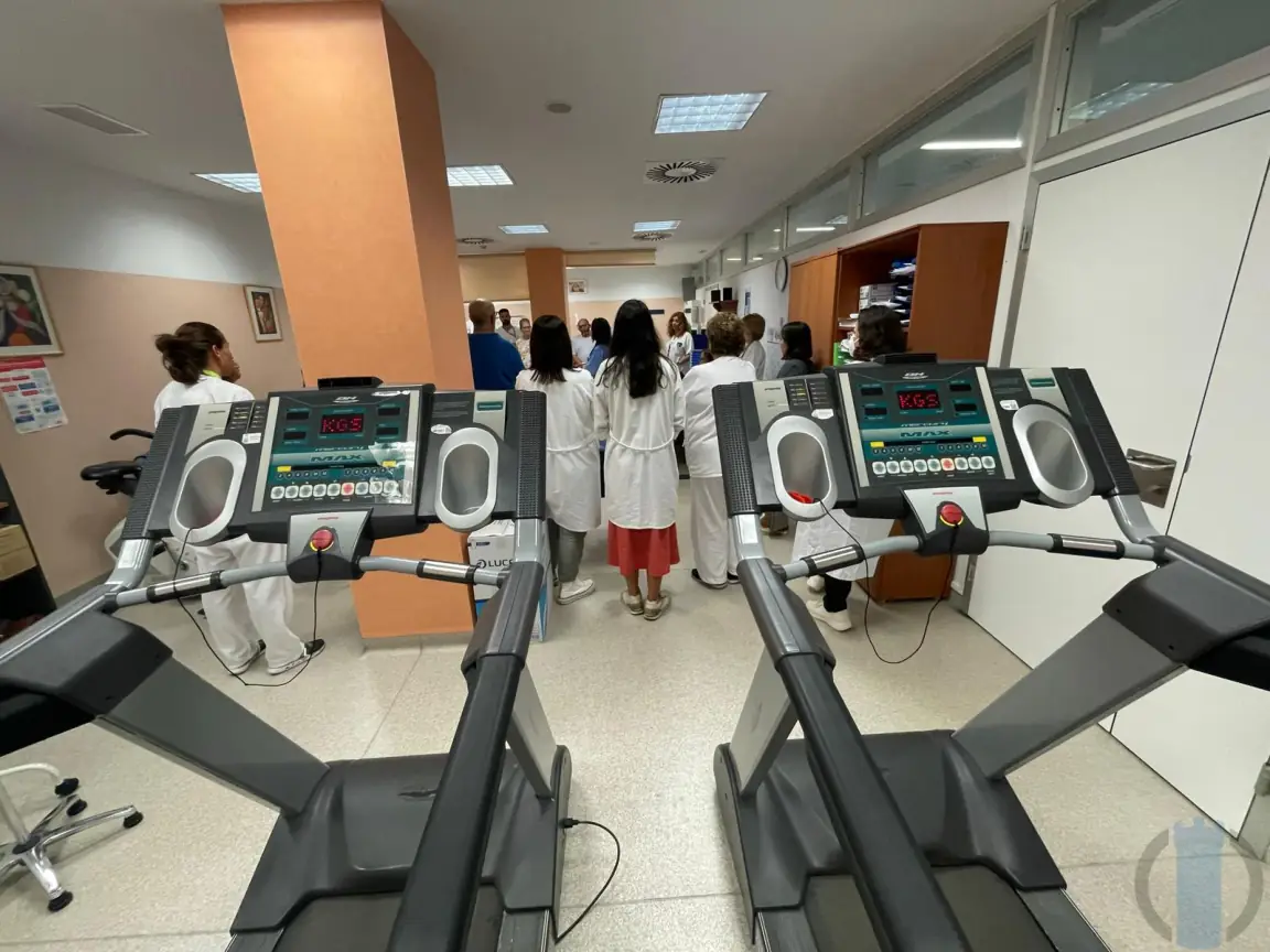 Pacientes respiratorios mejoran su capacidad funcional gracias al programa de ejercicio terapéutico en el Hospital Clínico de Málaga
