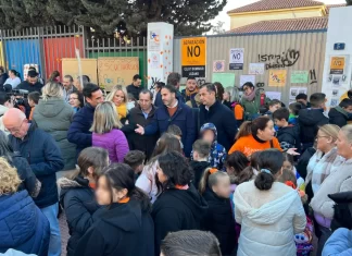 El PSOE considera “intolerable” la división de hermanos ante el cierre del CEIP Domingo Lozano