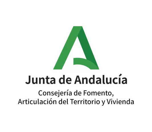 Avanzan las obras para la mejora de la accesibilidad en 58 viviendas públicas de la Junta en Antequera
