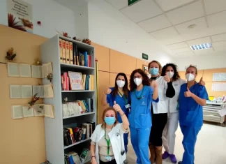 El Hospital Clínico de Málaga pone en marcha el proyecto “Libros que Cuidan” para fomentar la lectura clásica en las áreas de hospitalización