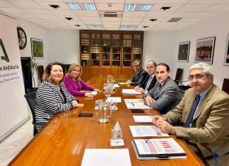 Junta y CEA acuerdan la constitución de un grupo de trabajo sobre la cuestión hídrica Junta y CEA acuerdan la constitución de un grupo de trabajo sobre la cuestión hídrica