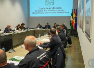 Antonio Sanz anuncia un nuevo y pionero decreto de regulación de bomberos para este año Antonio Sanz anuncia un nuevo y pionero decreto de regulación de bomberos para este año