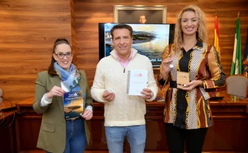 Torrox se presenta en Fitur como “El lugar donde sentirlo todo”