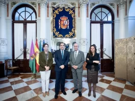 Junta y Ayuntamiento de Málaga impulsan la tramitación electrónica gracias a un convenio de colaboración Junta y Ayuntamiento de Málaga impulsan la tramitación electrónica gracias a un convenio de colaboración