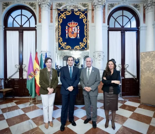 Junta y Ayuntamiento de Málaga impulsan la tramitación electrónica gracias a un convenio de colaboración