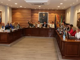 El pleno de Torrox pide que se incrementen los efectivos de la Guardia Civil ante el aumento de robos en el medio rural
