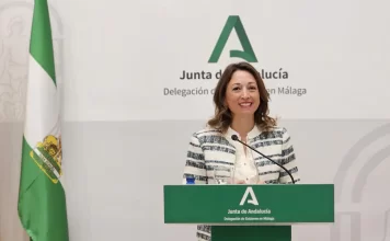 La Junta destaca el afán de superación y crecimiento frente a la adversidad en las distinciones Bandera de Andalucía en Málaga