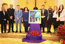 Presentado el cartel oficial de la Semana Santa de Torrox, obra de Encarnación Gutiérrez