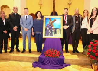 Presentado el cartel oficial de la Semana Santa de Torrox, obra de Encarnación Gutiérrez Presentado el cartel oficial de la Semana Santa de Torrox, obra de Encarnación Gutiérrez