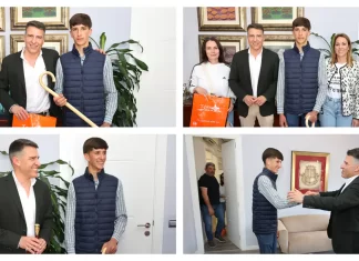 El alcalde de Torrox muestra todo su apoyo a David Tomé, el joven que quiere ser cabrero