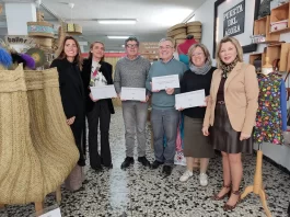 Empleo entrega las placas identificativas a cuatro nuevos talleres adheridos a la Zona de Interés Artesanal de Mijas