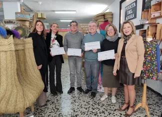 Empleo entrega las placas identificativas a cuatro nuevos talleres adheridos a la Zona de Interés Artesanal de Mijas