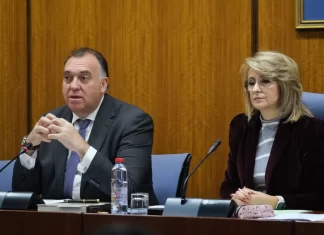 La Junta reafirma su apuesta por las bibliotecas andaluzas incrementando con 109.600 ejemplares el catálogo de los libros en papel