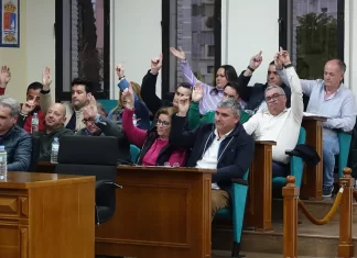 La Mancomunidad de la Axarquía insta a Moreno Bonilla a devolver las pagas retraídas hace diez años a casi 250.000 empleados de la Junta a instancias del PSOE