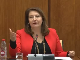 La consejera de Agricultura destaca la nueva línea de 20 M€ para modernizar invernaderos