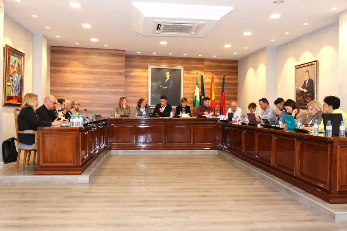 Torrox roza los 22.000 habitantes coincidiendo con la entrada en vigor del presupuesto