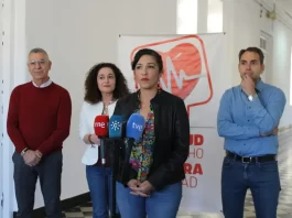 IU exige a Moreno (PP) el reconocimiento laboral de 20.000 técnicos sanitarios para “fortalecer la sanidad pública”