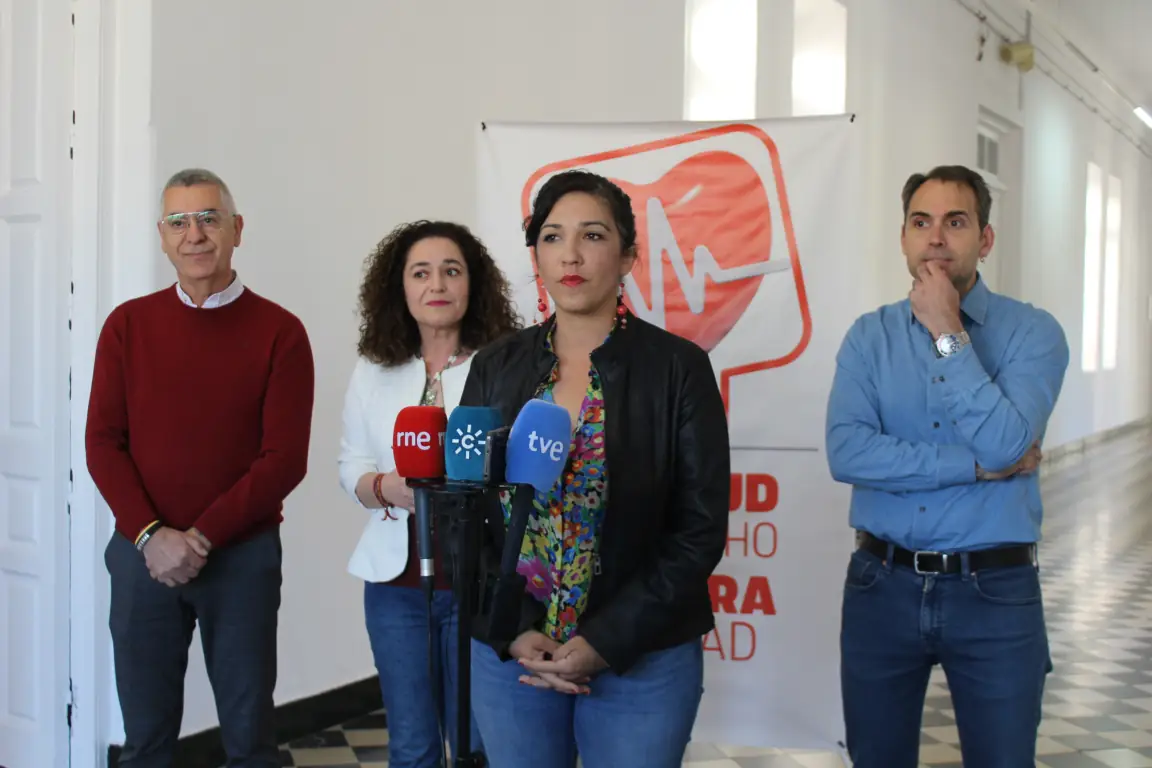 IU exige a Moreno (PP) el reconocimiento laboral de 20.000 técnicos sanitarios para “fortalecer la sanidad pública”