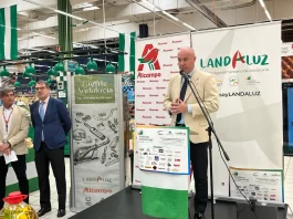Agricultura y el clúster ‘Landaluz’ promocionan los productos andaluces en 36 tiendas de Alcampo