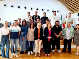 La delegada de Empleo mantiene un encuentro con las personas que han participado en el proyecto `Matilde Ucelay´ de Algarrobo