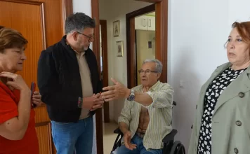 El PSOE denuncia «la insensibilidad de la Junta» ante la falta de accesibilidad en las viviendas públicas de El Molinillo