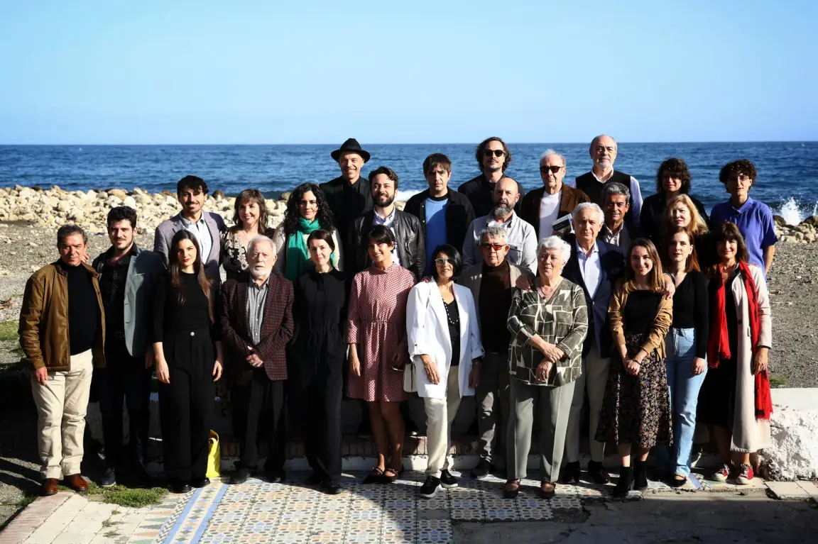 El recital de poesía ‘Mar de Alcántara’ conmemora el quinto aniversario del fallecimiento del poeta malagueño