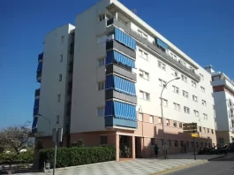 La Junta rehabilita 14 viviendas públicas en Málaga para que puedan adjudicarse a nuevas familias Licitadas las obras de rehabilitación energética de dos bloques con 82 viviendas de alquiler en Nerja