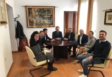 La Diputación aborda con el Ayuntamiento de Sierra de Yeguas mejoras en infraestructuras hidráulicas, la construcción del pabellón cubierto y la adecuación del camino de Antequera