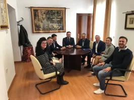 La Diputación aborda con el Ayuntamiento de Sierra de Yeguas mejoras en infraestructuras hidráulicas, la construcción del pabellón cubierto y la adecuación del camino de Antequera