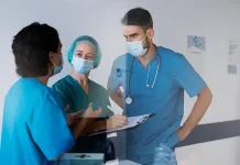 El Colegio de Enfermería de Málaga denuncia la difusión de publicidad engañosa que promete estudiar Enfermería en 12 meses