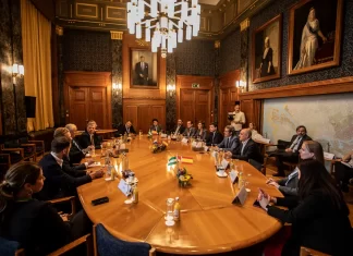 La Junta y el Ayuntamiento de Róterdam han acordado estrechar lazos para impulsar la industria del hidrógeno verde.