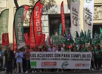 Centenares de personas exigen que la Consejería de Salud cumpla con los acuerdos firmados de Atención Primaria y carrera profesional