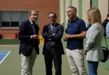 El IES Mediterráneo emprende la reparación de las fisuras aparecidas en su muro y fachada