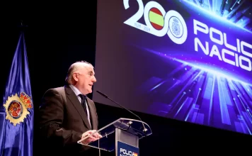 El vicepresidente Manuel Marmolejo participa en el acto de homenaje a los policías nacionales que se han jubilado
