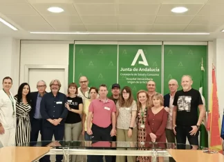 Pacientes ostomizados mejoran la gestión de sus cuidados en el Hospital Clínico de Málaga a través de Escuela de Pacientes