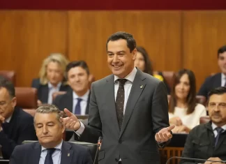 Moreno considera clave actuar en la fiscalidad y en las infraestructuras para mejorar la economía real de los andaluces