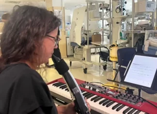 El servicio de Neonatología del Hospital Materno Infantil de Málaga celebra el día de la madre con “Sueños con notas musicales”