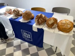 Un total de 54 panaderías artesanas de toda Andalucía se dan cita en La Térmica durante el primer encuentro nacional de La Ruta Española del Buen Pan