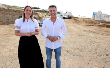 El Ayuntamiento de Torrox acondiciona casi 6.000 aparcamientos en la costa