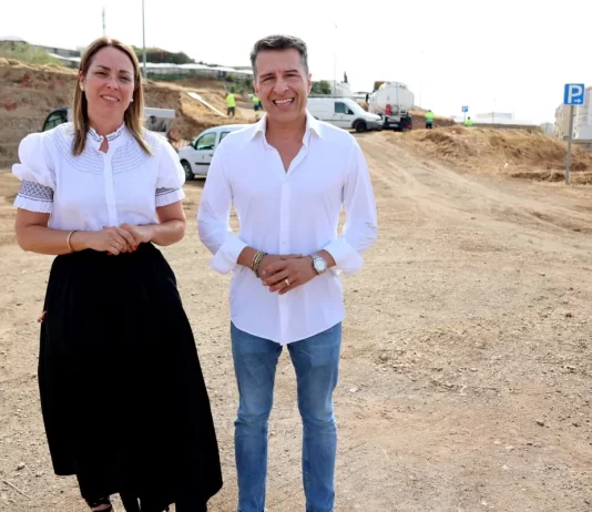 El Ayuntamiento de Torrox acondiciona casi 6.000 aparcamientos en la costa
