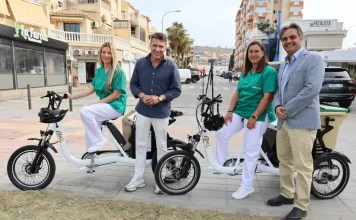 Torrox sigue apostando por la sostenibilidad con dos nuevos vehículos de limpieza en playas