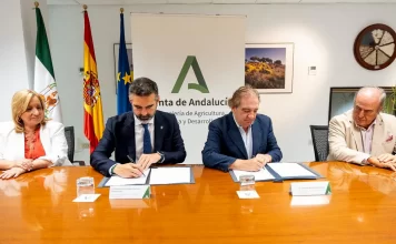 La Consejería de Agricultura colaborará con los criadores de toro de lidia para impulsar la rentabilidad del sector