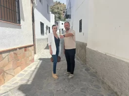 La delegada de Administración Local destaca en Canillas de Aceituno la cooperación entre administraciones del PFEA para fijar población