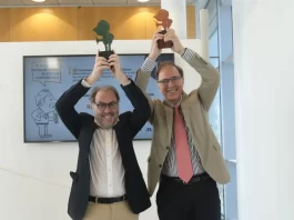 Ricardo y Neto reciben el premio ‘Elgar’ de Viñetas Periodísticas 2024