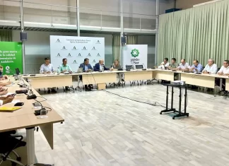 Junta y sector constituyen un grupo de trabajo para impulsar la interprofesional andaluza de los cítricos